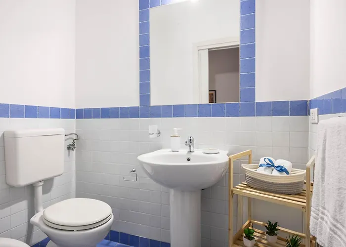 Sedie Volanti With Jacuzzi דירה פלרמו